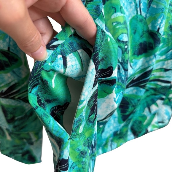 Tommy Bahama Azure Lagoon Women Size XL Long Sleeve Mock Neck 1/4 Zip Golf Shirt - Picture 12 of 12